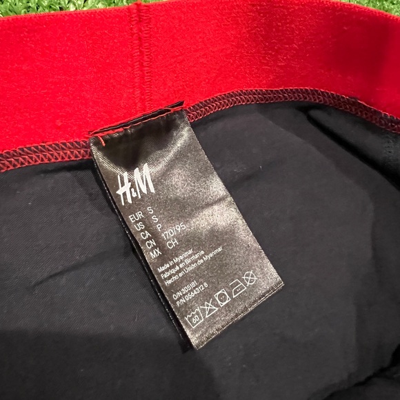 🩲 NEW SMALL BLUE & RED H&M BOXER BRIEFS - Picture 2 of 4